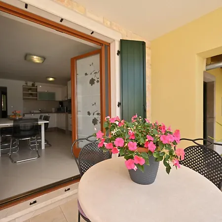 Zoa Villa